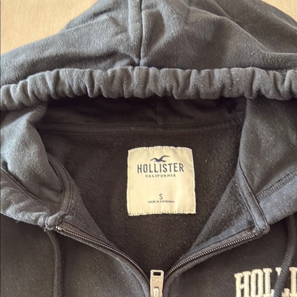 Hollister Black Zip-Up Hoodie - Sz S - Picture 3 of 4